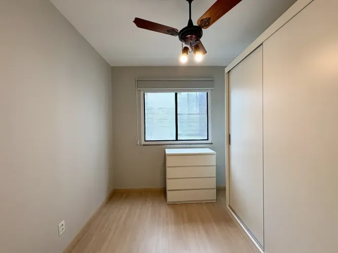 Apartamento Reformado para Alugar | 2 Quartos | Vaga Coberta | Itacorubi