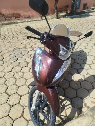 Biz completa muito nova