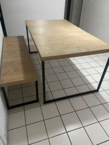 Conjunto mesa de jantar e banco