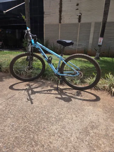 BICICLETA GT EM ALUMÍNIO