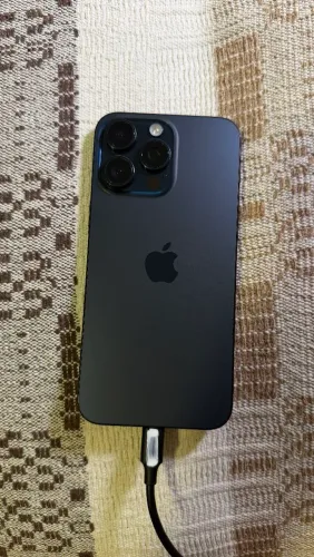 iPhone 15 Pro Max. 1 TB