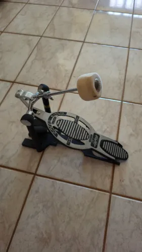 Pedal ludwing speed king pouco usado.