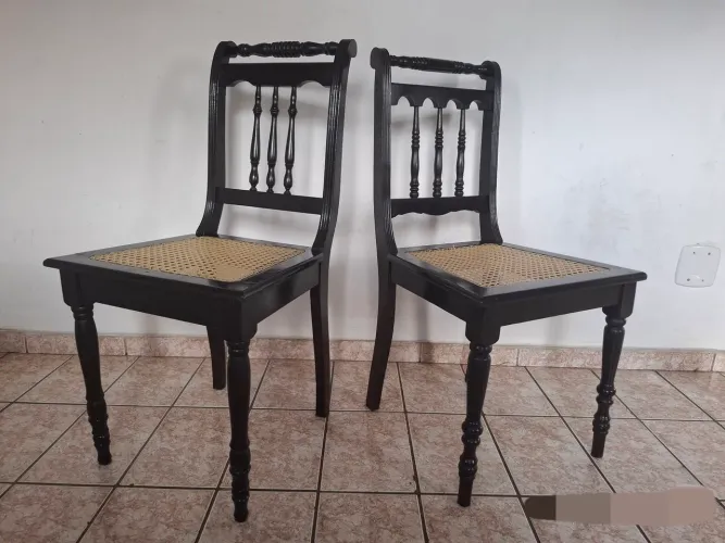 Cadeiras de madeira