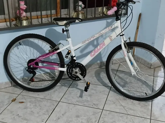 Bicicleta caloi aro24 com 18 marcha toda revisada, so pegar e andar R$550 reais.