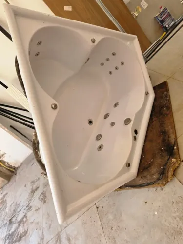 **** Incrível Banheira completa com Hidromassagem Só R$ 5.999,00******