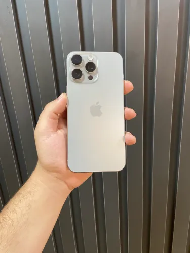 iPhone 16 Pro Max 256Gb, sem marcas, conservado - Ac cartão até 12x
