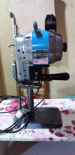 Máquina de corte de tecidos