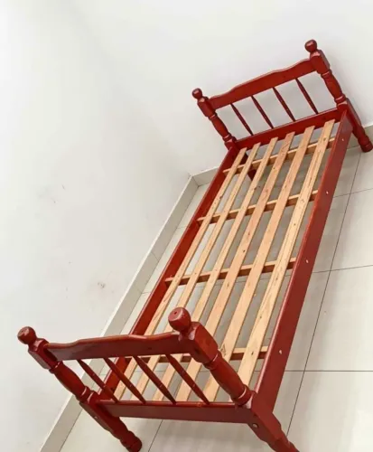 Cama de solteiro madeira 