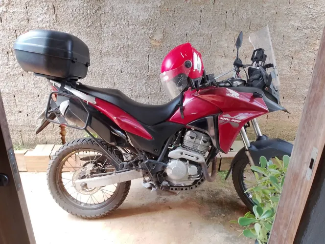 XRE 300 2015