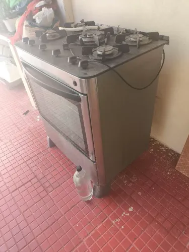 Vende-se fugão 4bocas $100 negócio valor