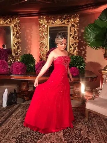 Vestido de formatura na cor vermelho