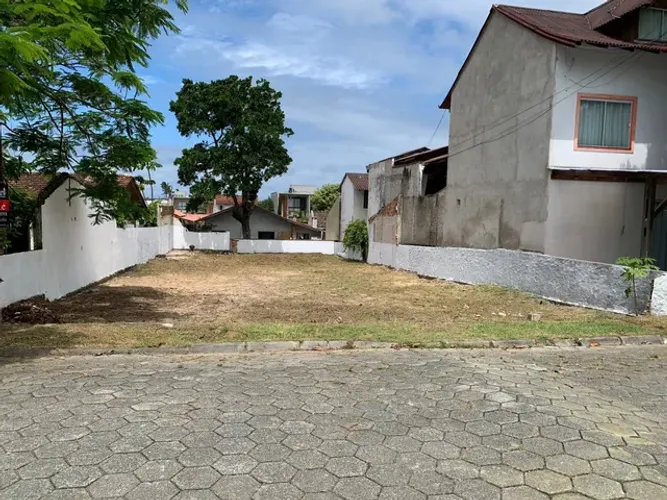 São Francisco do Sul-SC Praia de Itaguaçu Rua Tirana VENDO