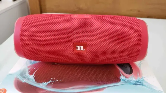 JBL charge 3 original com todos acessórios ( parcelo no cartão)