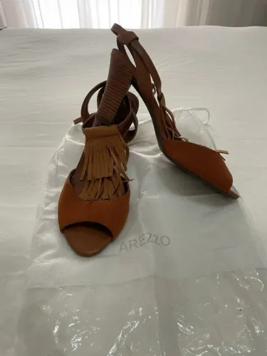 Sapato couro Arezzo Tam 37