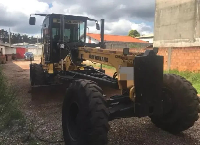Motoniveladora New Holland