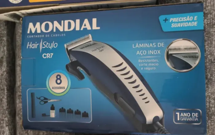 Máquina de cortar cabelo Mondial completa