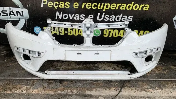 Parachoque Dianteiro Renault Sandero Logan 2023 Branco (Detalhe)