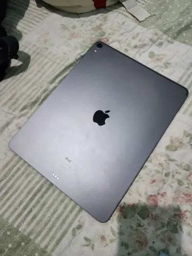 Tablet Apple iPad Pro 12,9" 3ª geração usado