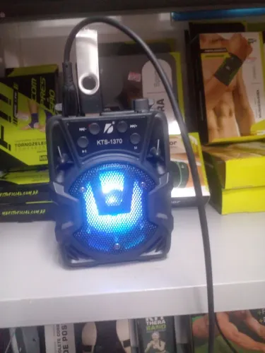 Caixa de Som KTS-1370 com Bluetooth e USB