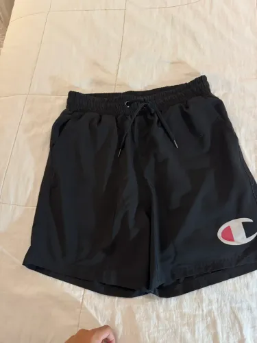 Bermuda Champion preta