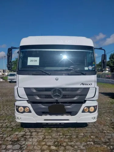 2 MERCEDES MODELO 2426 ANO 2020 e 2021 MUITO CONSERVADOS NO CHASSIS