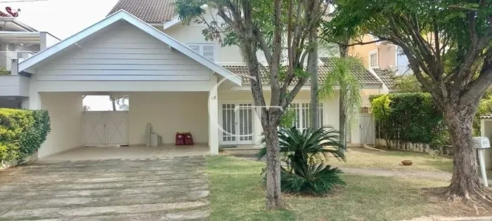 Casa para Locação com 03 Suítes e Piscina - Condomínio Jardim Theodora