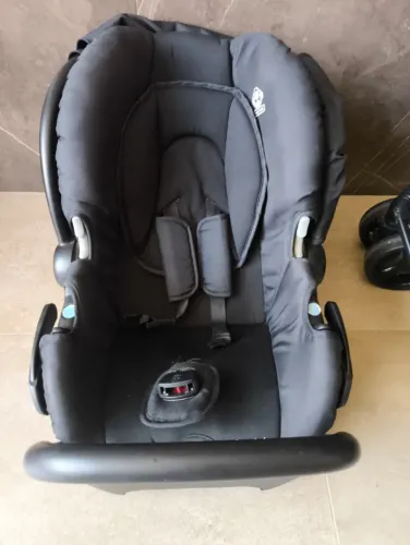 Carrinho + bebê conforto safety