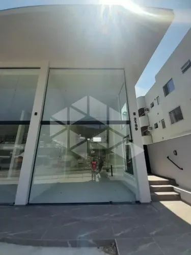 Visibilidade e Fluxo! Loja Comercial de 110 m² com Mezanino no Córrego Grande.