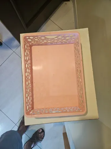 Bandeja rosa de plástico