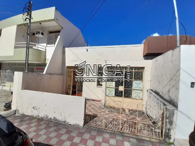 Compre Casa no bairro Suíssa