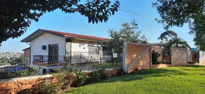 CASA COM ACONCHEGO DE UMA CHÁCARA A 3KM DO CENTRO - CA281