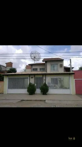 Casa com 3 dormitórios à venda, 220 m² por R$ 420.000,00 - Parque Corrientes - Campos dos 