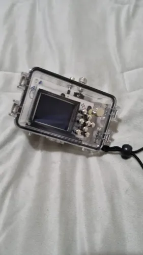 Camera para mergulho Cannon SD 1100 com caixa estanque