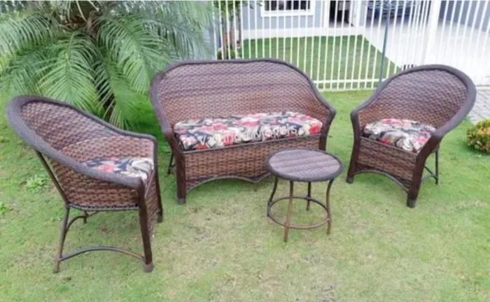 Conjunto sofá e poltronas
