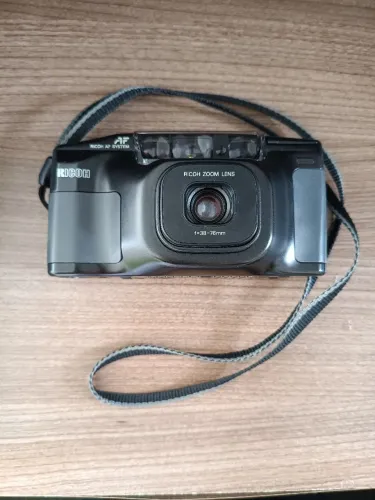 Câmara Ricoh RZ-750