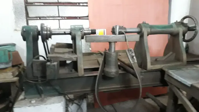 Torno de repuxo 