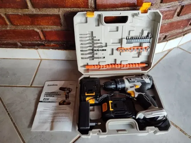 Parafusadeira Furadeira 02 Baterias Impacto 21v + Acessórios