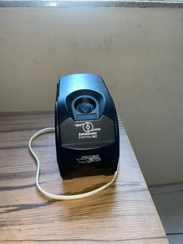 Estabilizador Force Line Eternity 300VA - usado funcionando perfeitamente