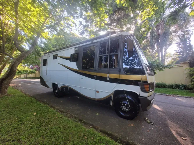 Motorhome 6 passageiros lindo barato