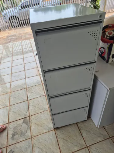 Arquivo de aço 4 gavetas