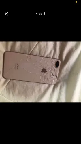 iPhone 8 Plus quebrado