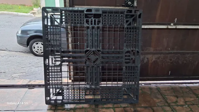 Pallet Plástico Reforçado para Organização