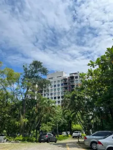 Excelente Apartamento varanda, salão, 3qtos, banheiro social, cozinha e área de serviço