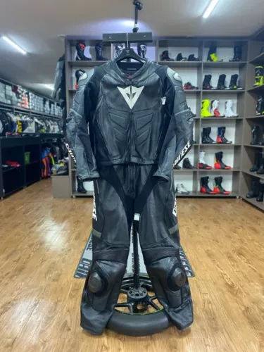 Macacão Dainese Laguna Seca Avro D1 2 Peças Tamanho 58 Eur Usado 2 vezes