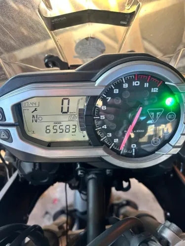 TRIUMPH/TIGER 800 XCX