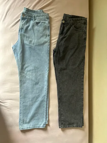 Vendo duas calças baggy tam 42, nunca usadas 