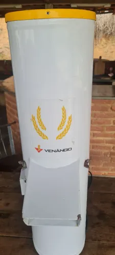 Moinho de pão pra farinha de rosca bivolt venâncio 