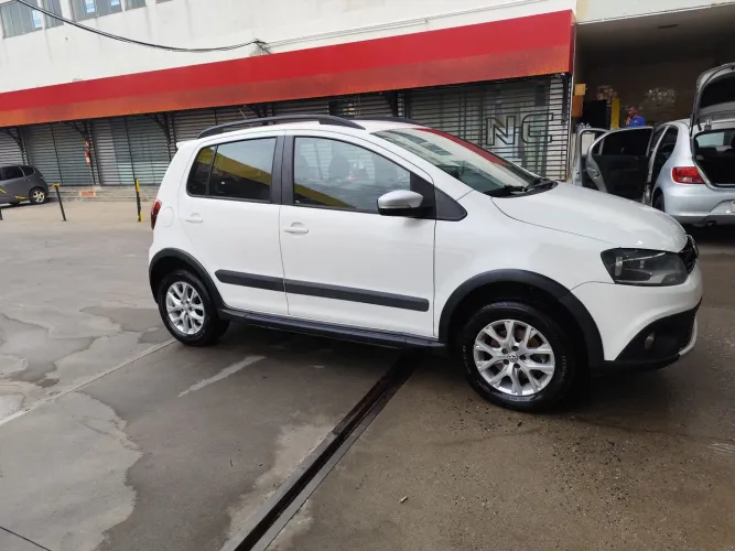 Volkswagen Crossfox 1.6 MI T. Flex 8V 5P 2014