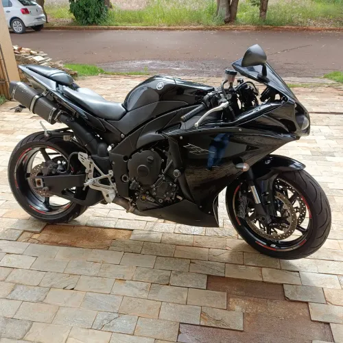 Motocicleta Yamaha R1 1000 cc em Maringá PR.