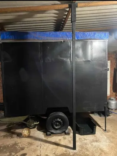 Vendo trailer de lanches de 2,50x1,70 não tem Documentação, Bem Conservado
